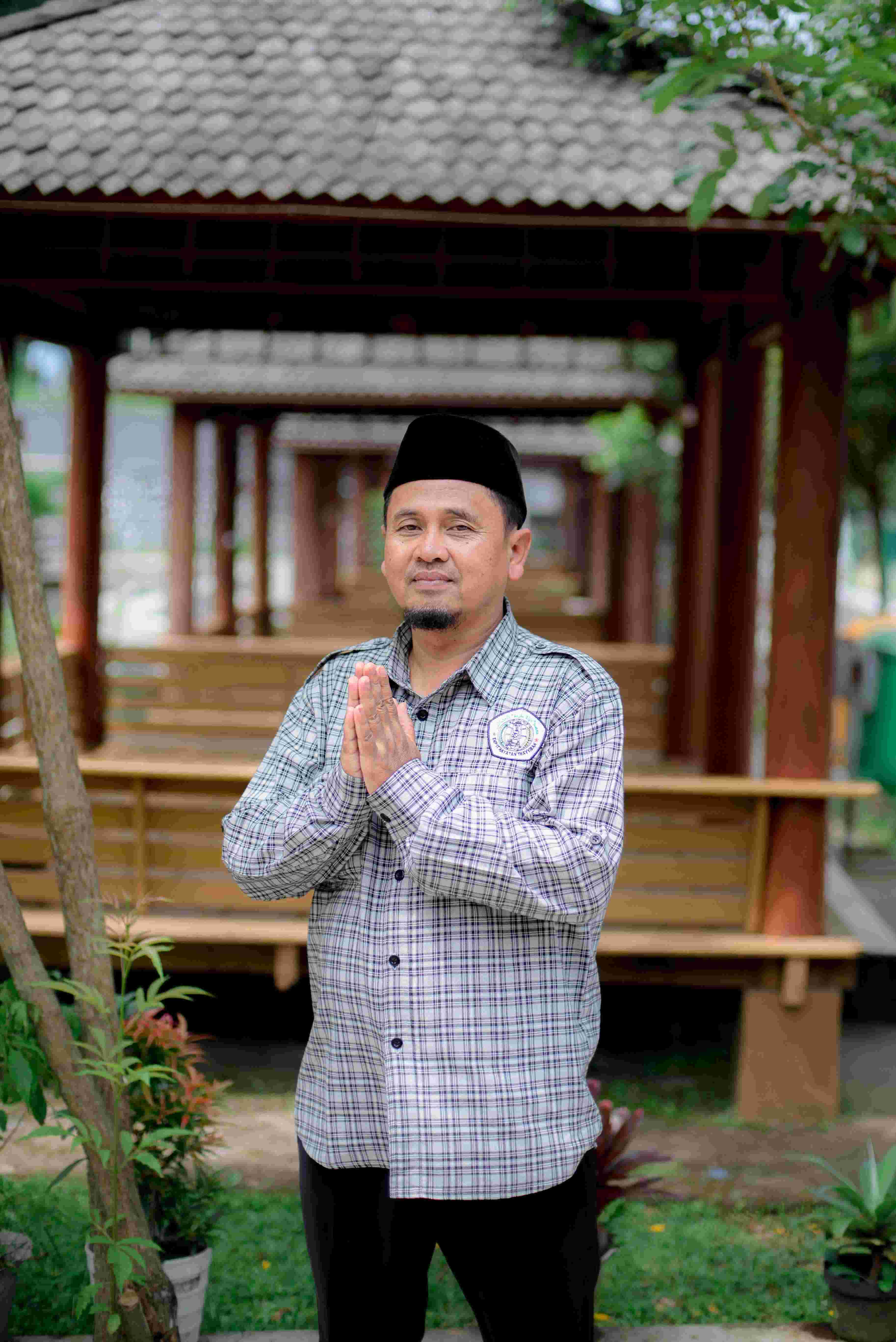 Dadih Hidayat, S.I.P., S.Pd.