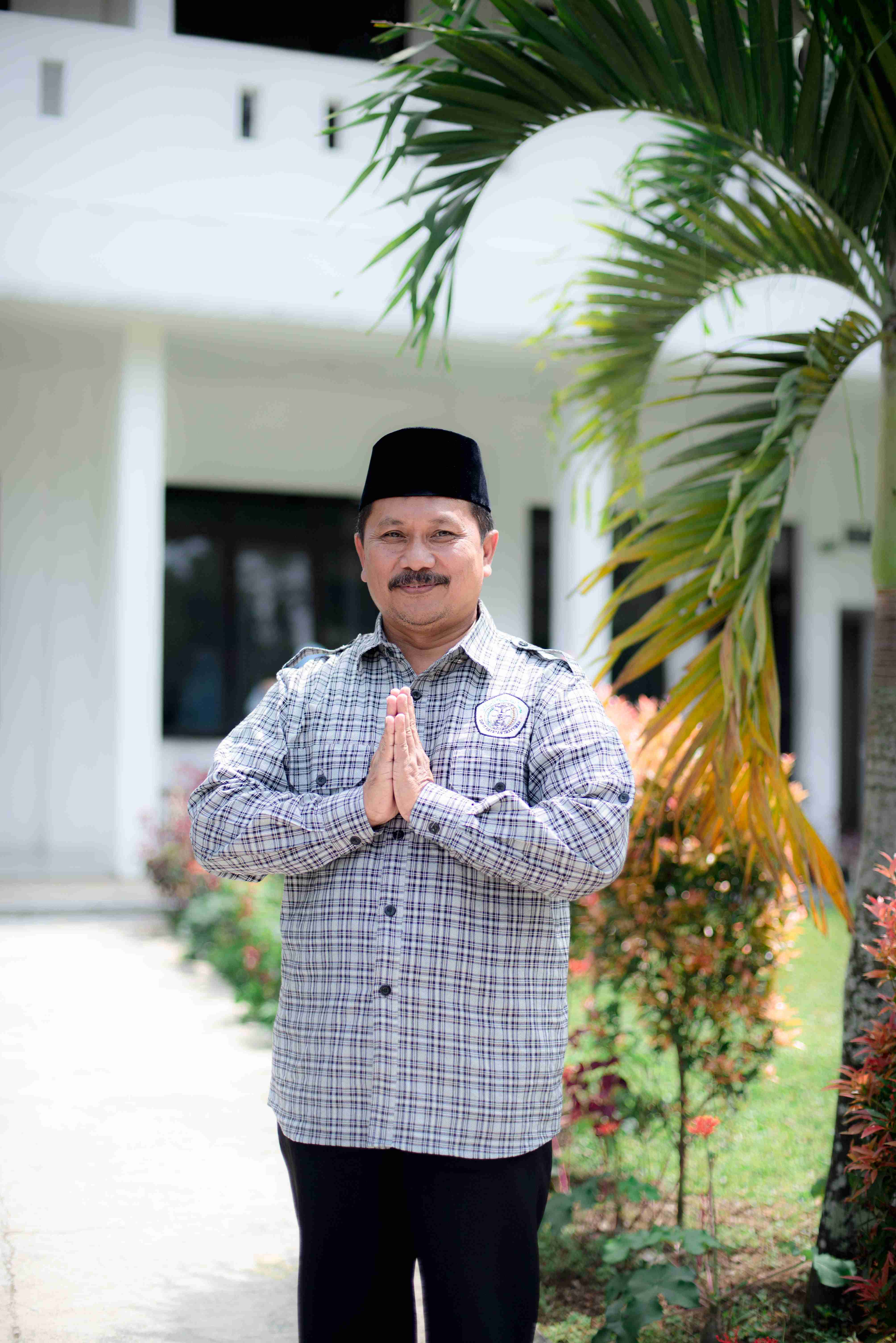 Dr. Sutrisno, M.Pd., M.Ak.